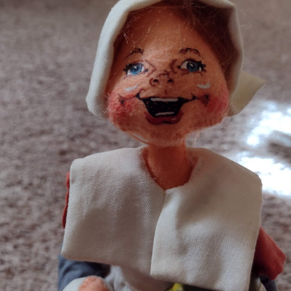 Annalee 11" pilgrim Thanksgiving collectible doll - Ships fast!